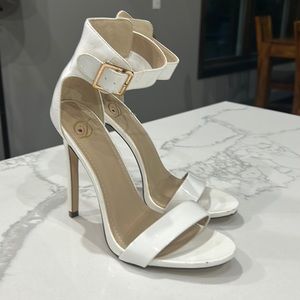 6.5 White Heels